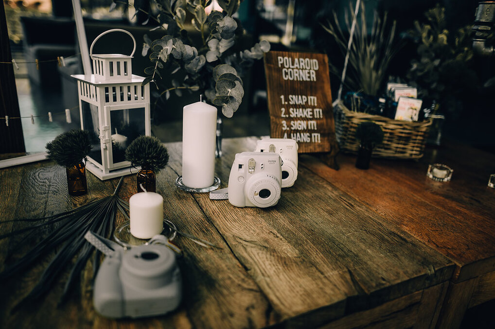 Polaroid Corner sa Instax kamerama