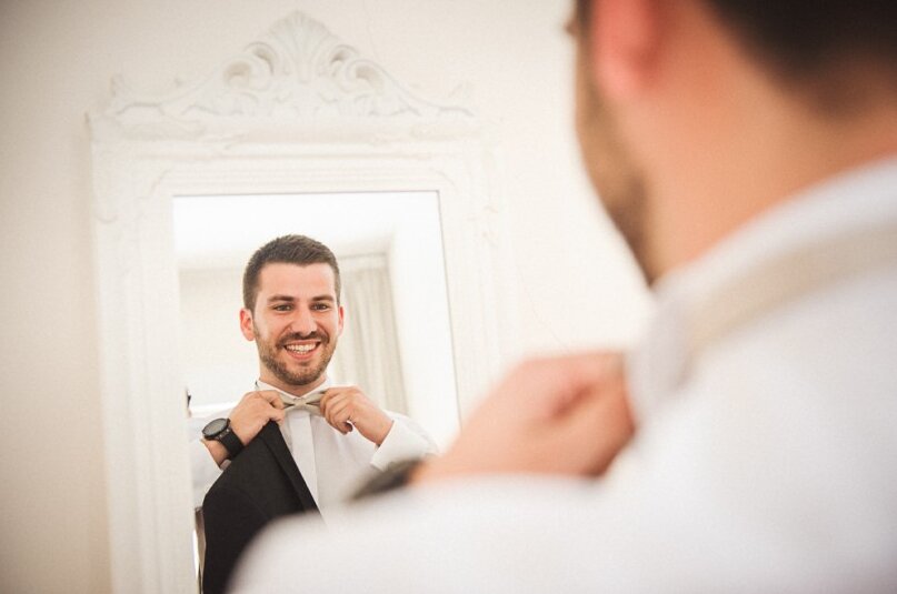 Andrej, elegantan mladoženja sa leptir-mašnom