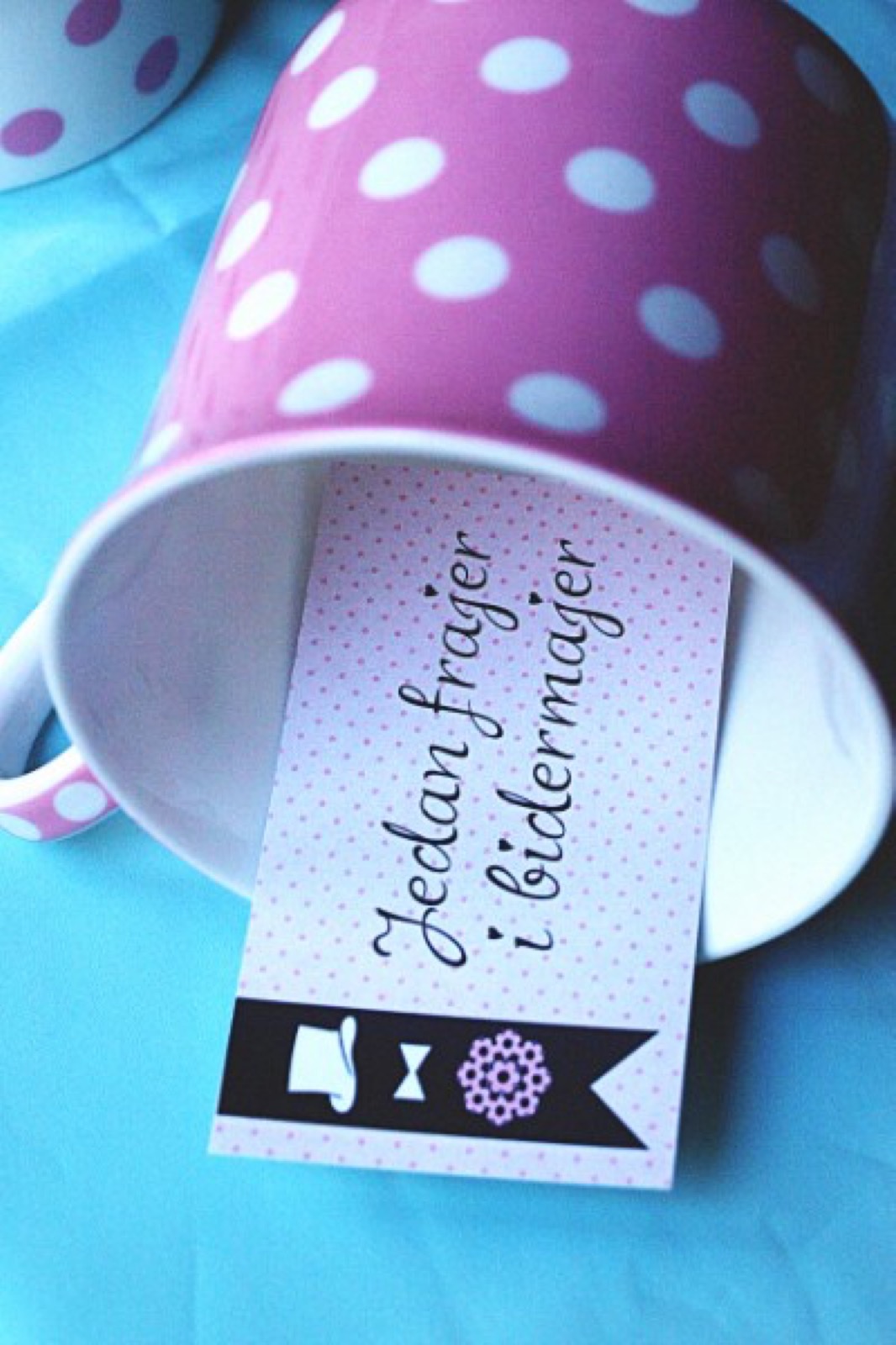 Šolje u bojama bloga — poklon za rođendan