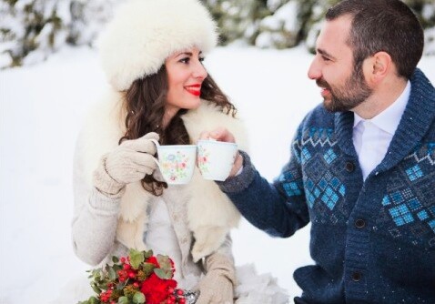 Porcelan i cveće u snegu